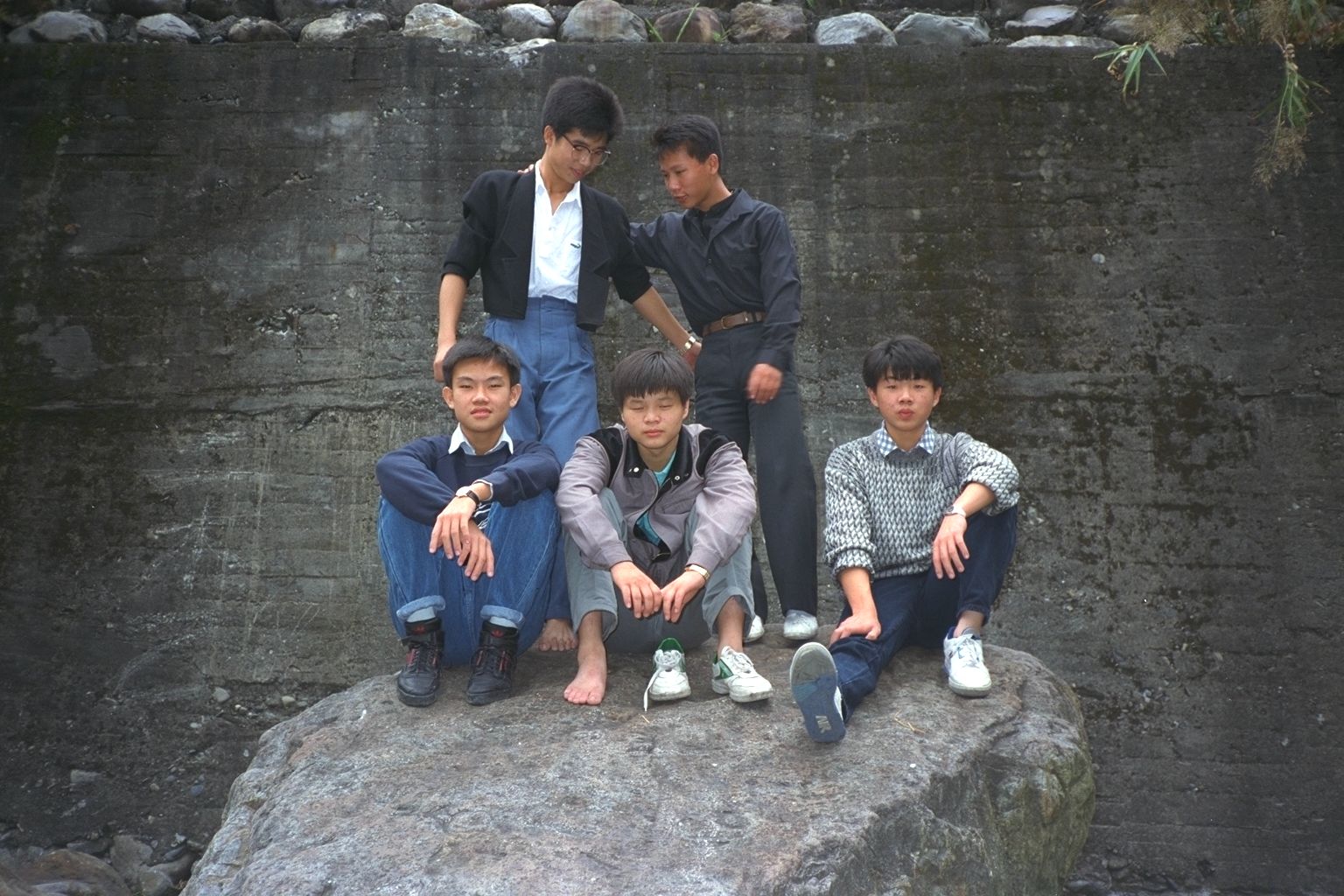 嶺東中學資訊科一班帥哥網路同學會老照片時光機