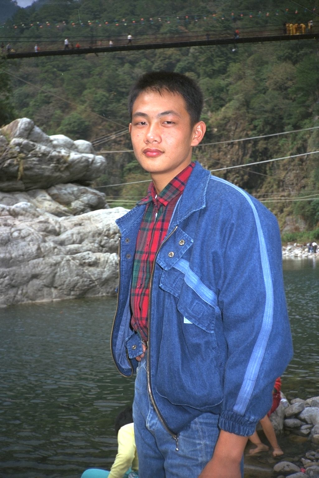 嶺東中學資訊科一班帥哥網路同學會老照片時光機