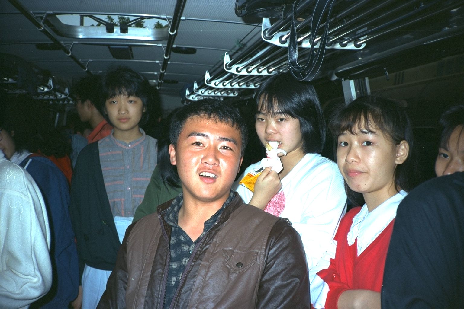 嶺東中學資訊科一班帥哥網路同學會老照片時光機