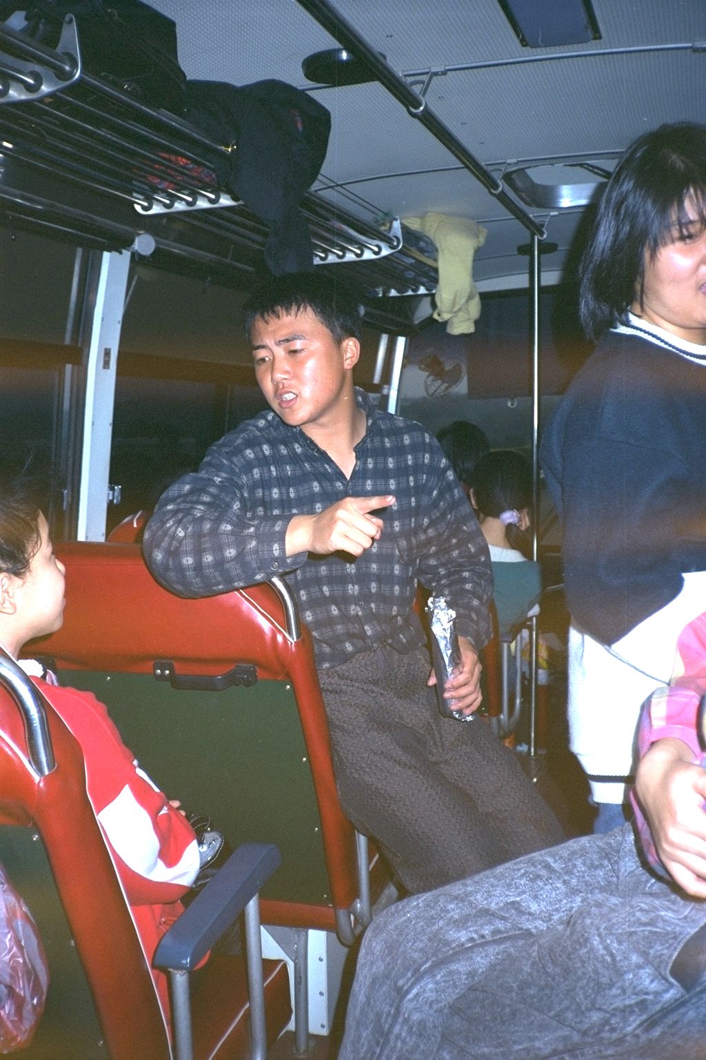 嶺東中學資訊科一班帥哥網路同學會老照片時光機