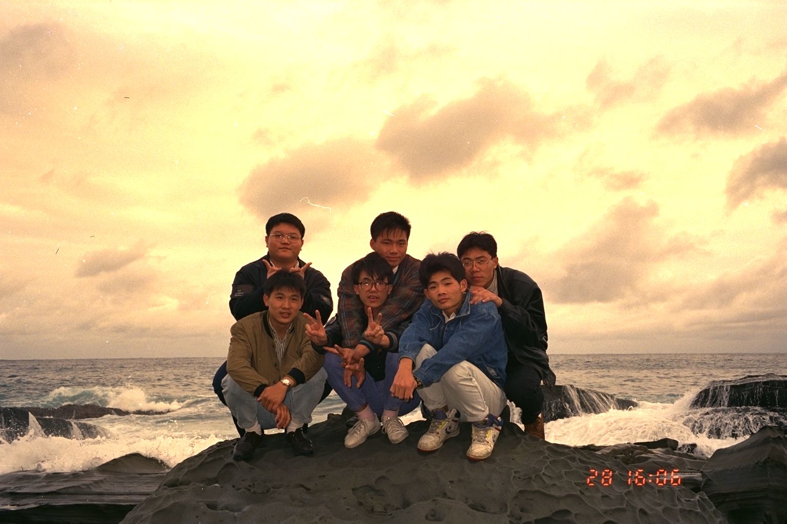 嶺東中學資訊科五班畢業旅行帥哥網路同學會老照片時光機