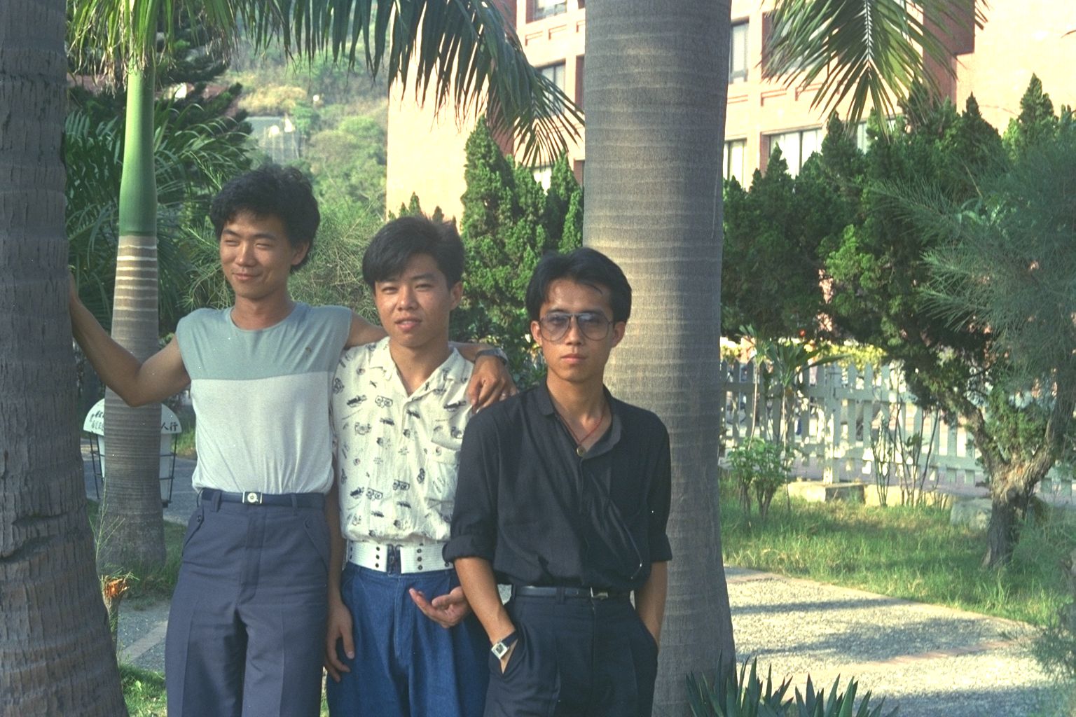 嶺東商專同學會老照片時光機