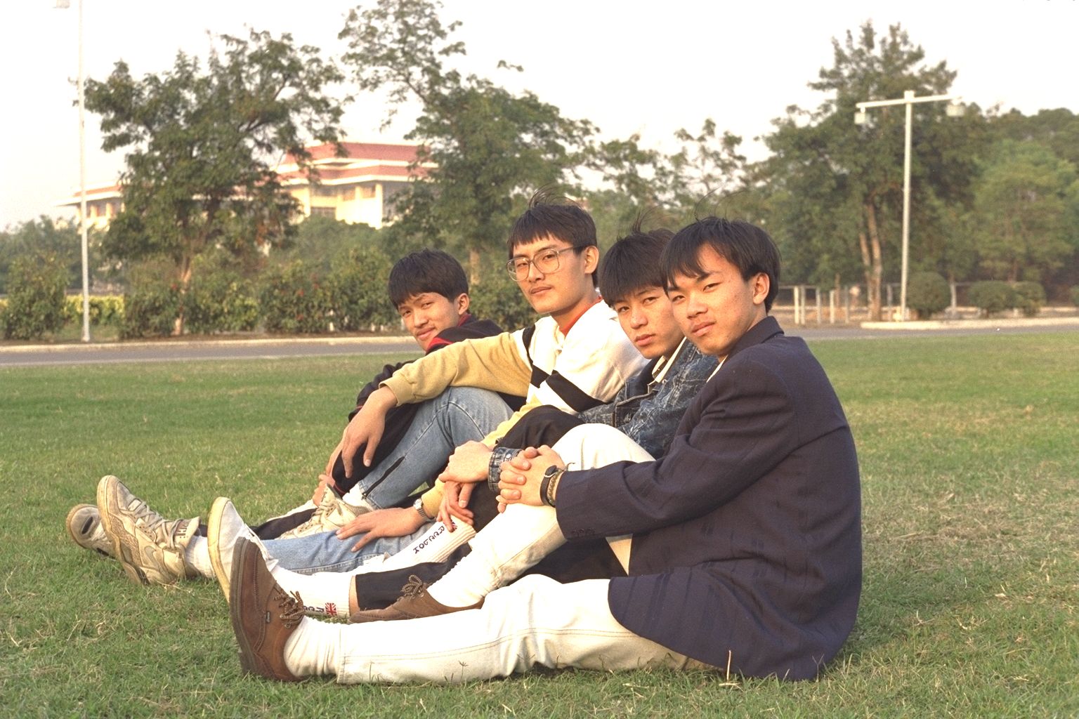 攝影帥哥外拍通海大學校園老照片時光機