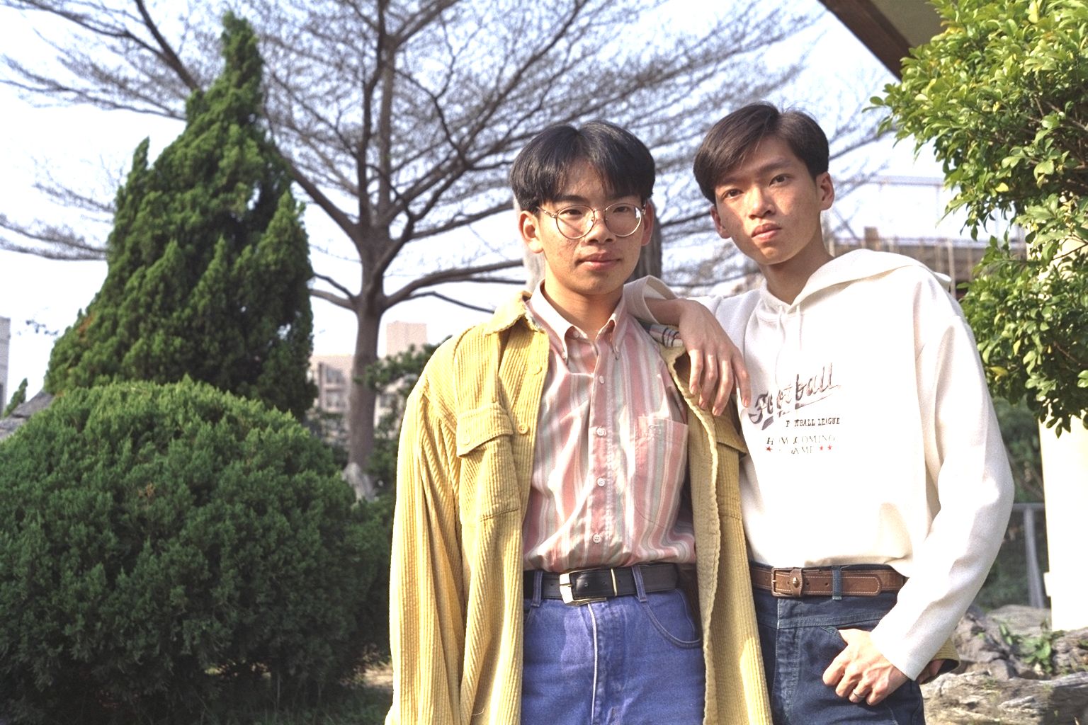 新民高中新民工商帥哥同學畢業外拍老照片時光機