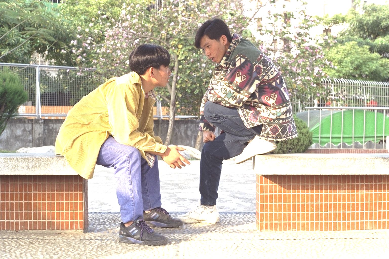 新民高中新民工商帥哥同學畢業外拍老照片時光機