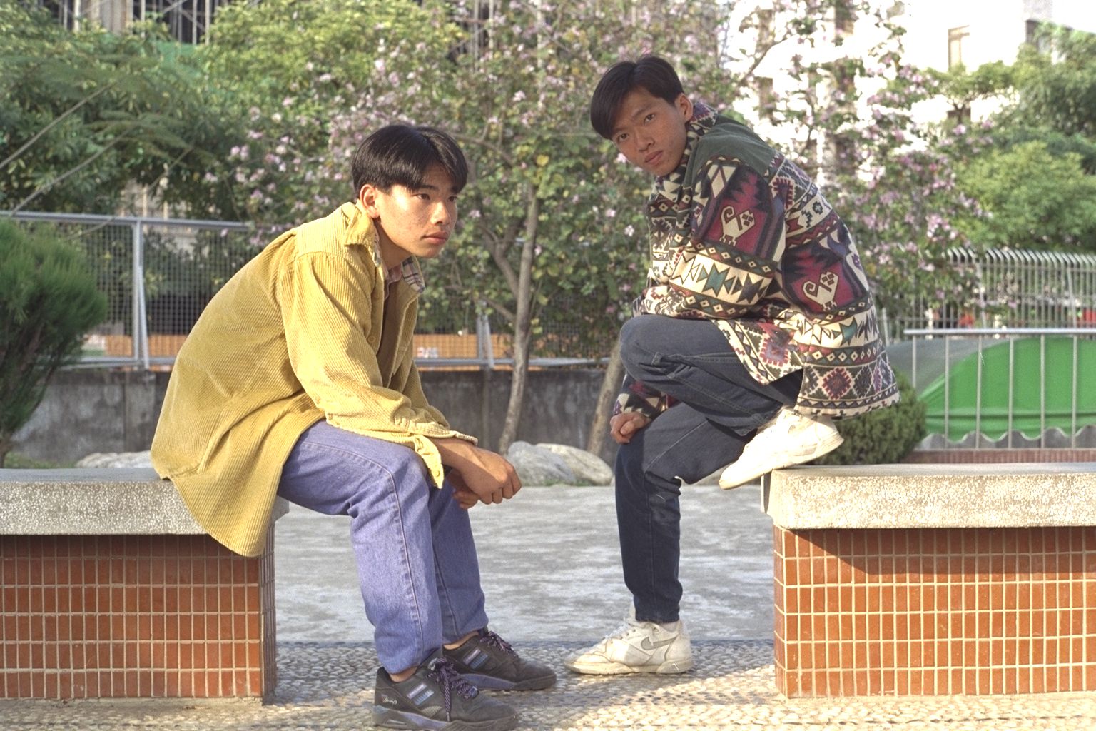 新民高中新民工商帥哥同學畢業外拍老照片時光機