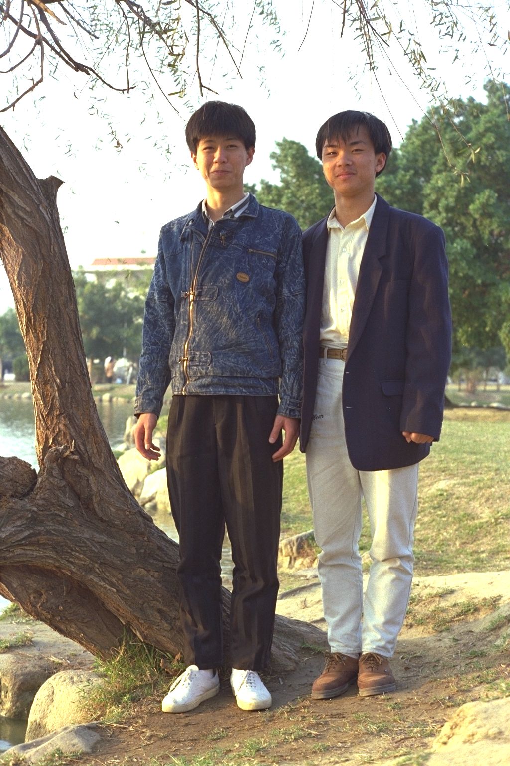 新民高中班聚徐嘉隆吳國慶昭廷中興大學校園外拍老照片時光機