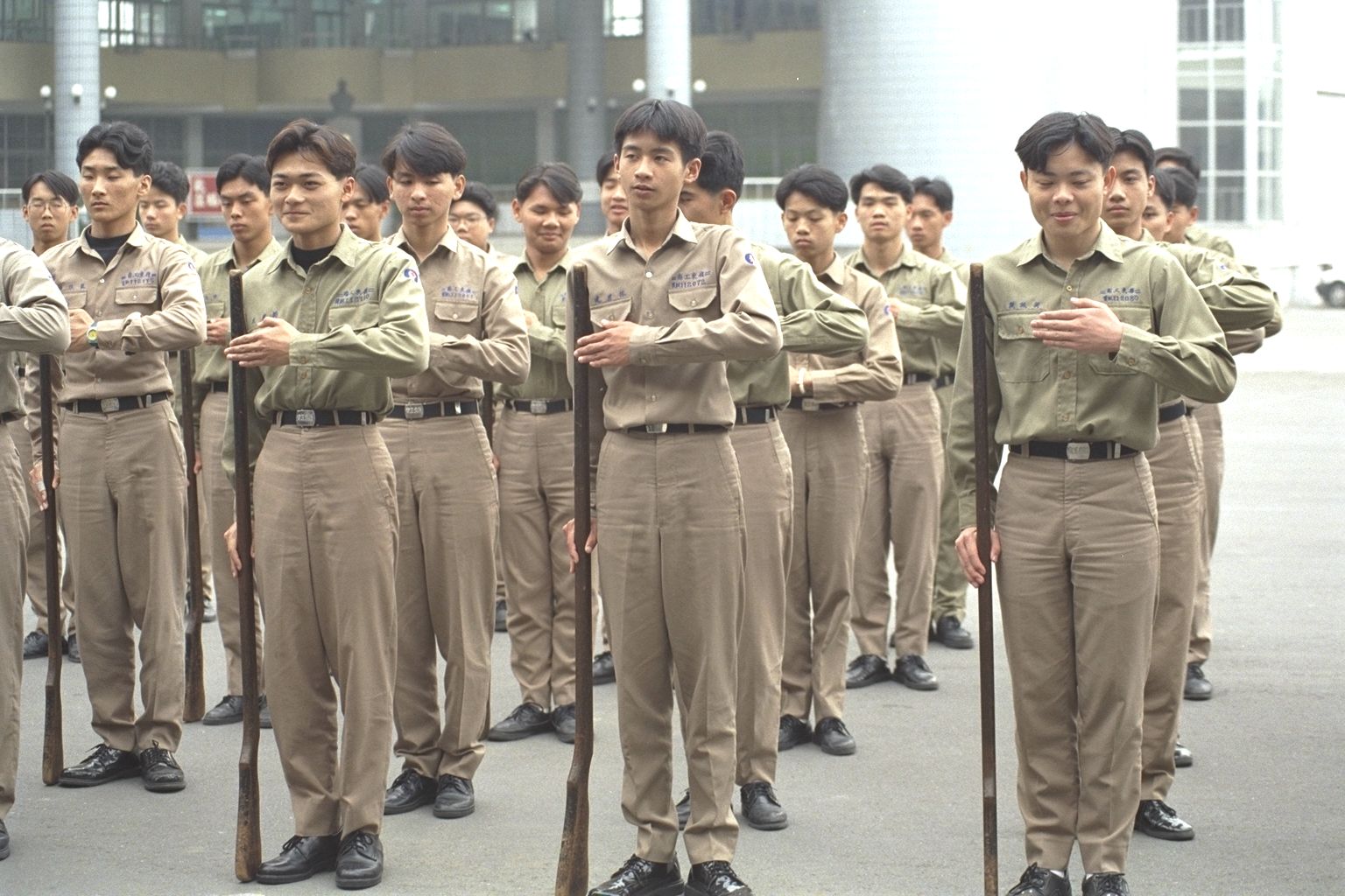 軍訓課嶺東中學嶺東工商文宏達教官老照片時光機