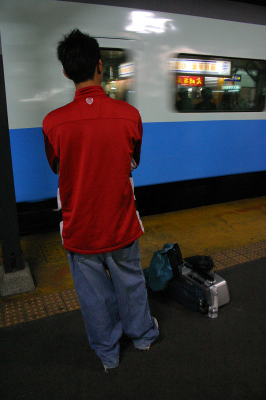 2006中秋節前夕台中火車站台灣鐵路旅遊攝影