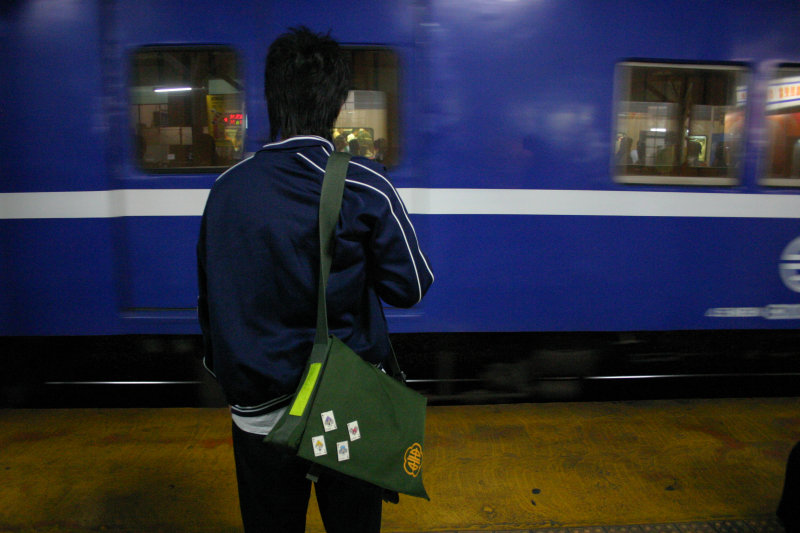 2006中秋節前夕台中火車站台灣鐵路旅遊攝影