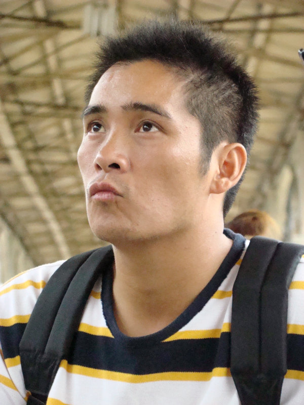 月台交談旅客2007-09-09台中火車站台灣鐵路旅遊攝影