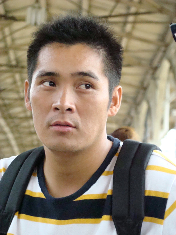 月台交談旅客2007-09-09台中火車站台灣鐵路旅遊攝影