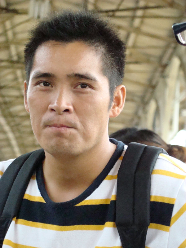 月台交談旅客2007-09-09台中火車站台灣鐵路旅遊攝影