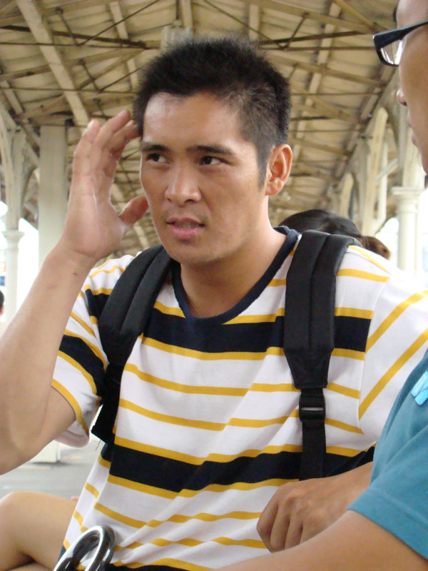 月台交談旅客2007-09-09台中火車站台灣鐵路旅遊攝影
