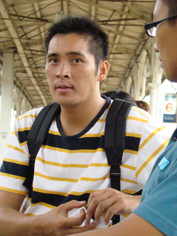 月台交談旅客2007-09-09台中火車站台灣鐵路旅遊攝影