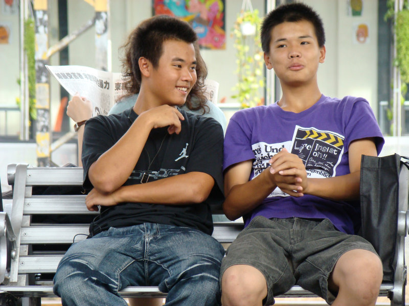 月台交談旅客2007台中火車站台灣鐵路旅遊攝影