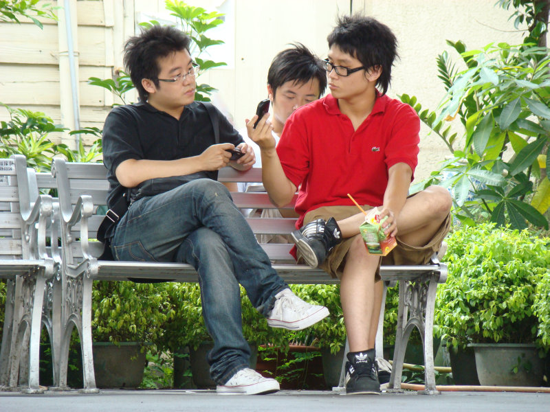 月台交談旅客2007台中火車站台灣鐵路旅遊攝影