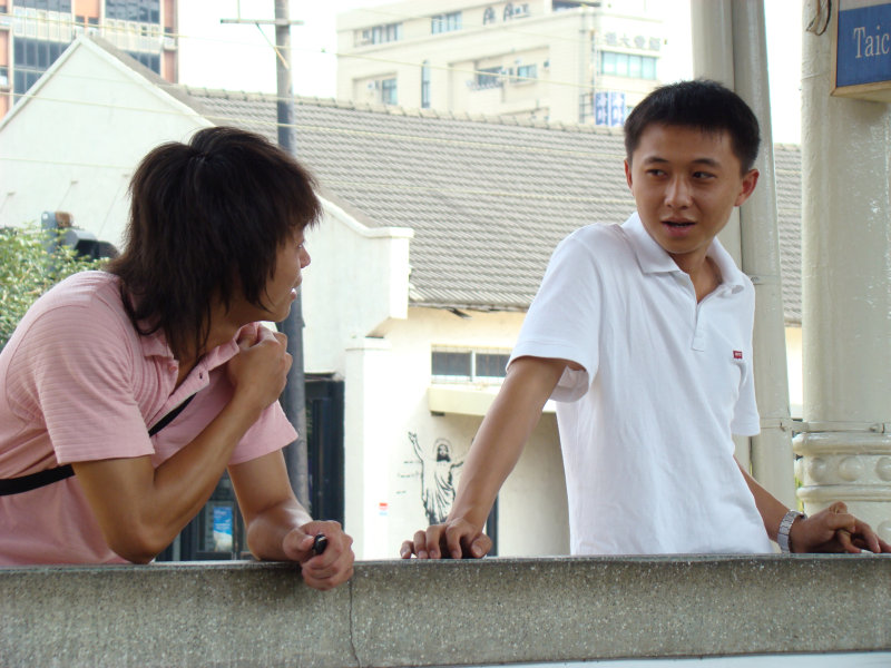 月台交談旅客2007台中火車站台灣鐵路旅遊攝影