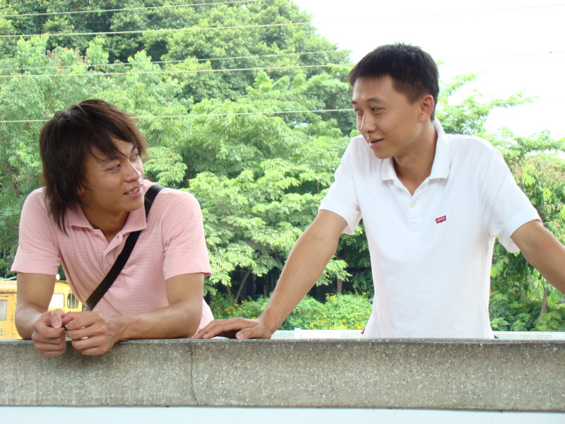 月台交談旅客2007台中火車站台灣鐵路旅遊攝影