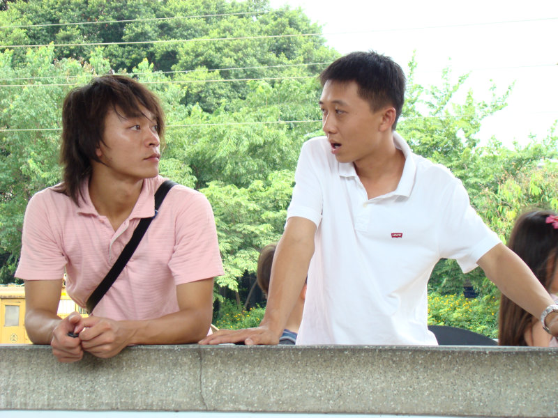 月台交談旅客2007台中火車站台灣鐵路旅遊攝影