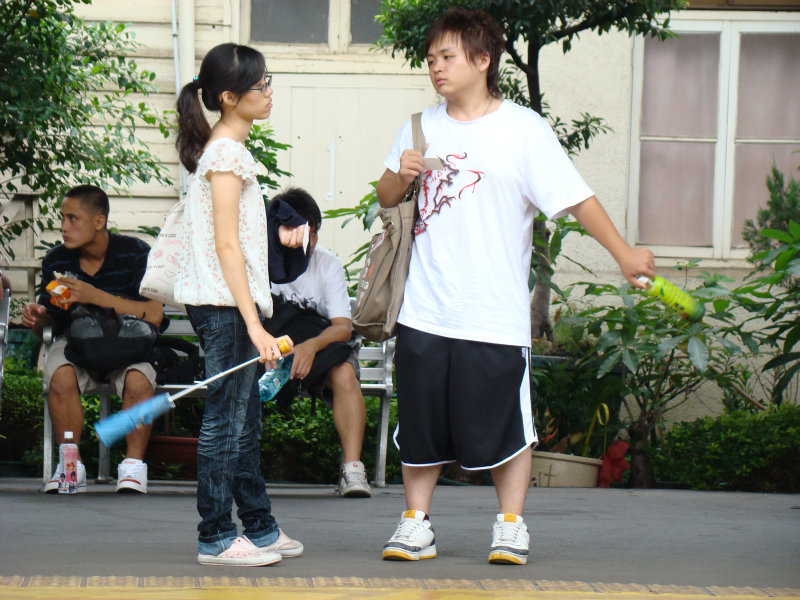 月台交談旅客2007台中火車站台灣鐵路旅遊攝影