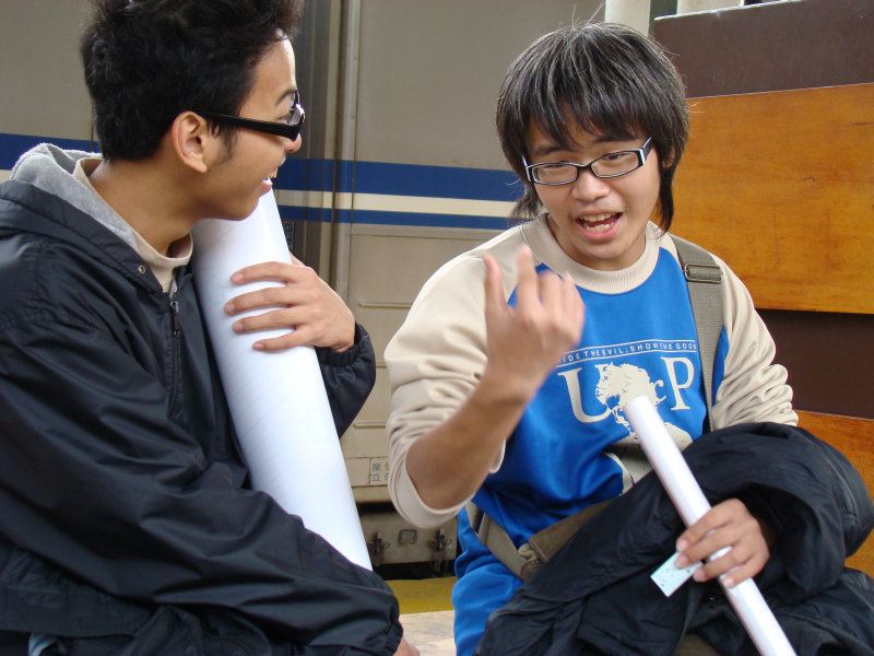 月台交談旅客2008台中火車站台灣鐵路旅遊攝影