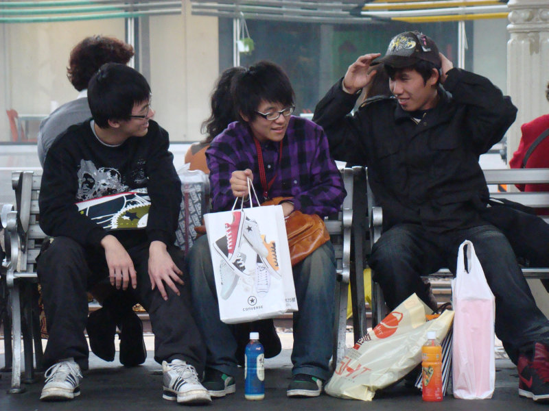 月台交談旅客2008台中火車站台灣鐵路旅遊攝影