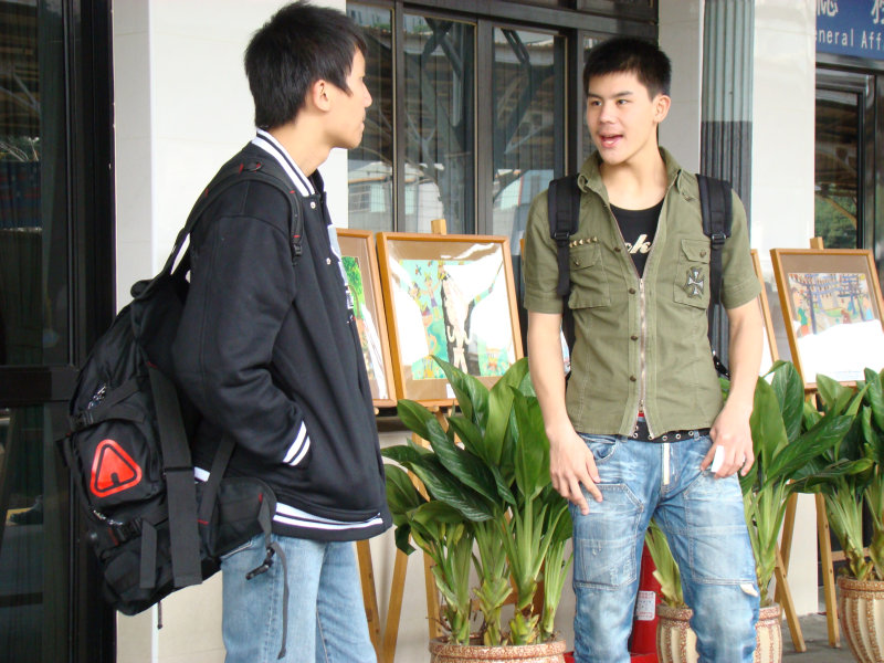 月台交談旅客2008台中火車站台灣鐵路旅遊攝影