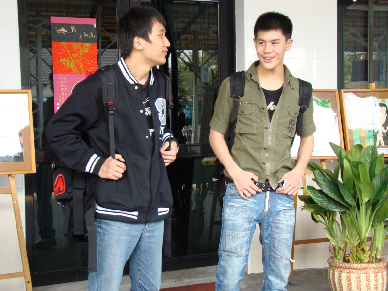 月台交談旅客2008台中火車站台灣鐵路旅遊攝影