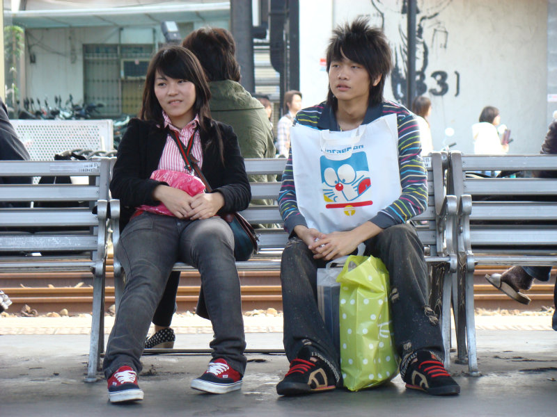 月台交談旅客2008台中火車站台灣鐵路旅遊攝影