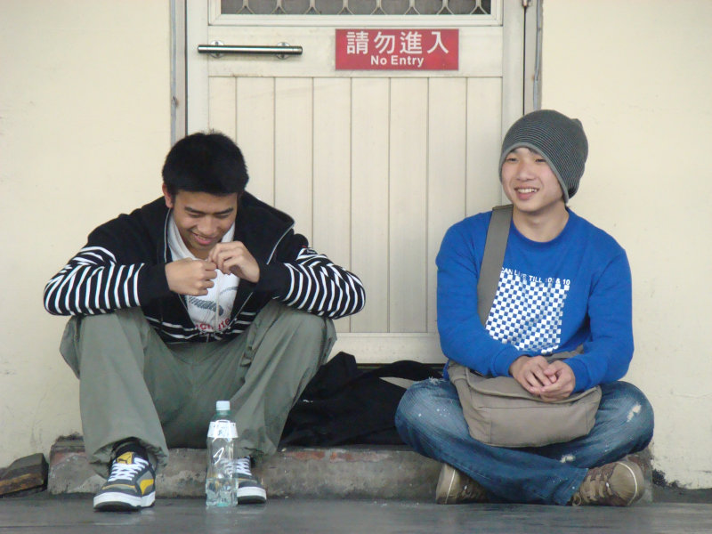 月台交談旅客2008台中火車站台灣鐵路旅遊攝影