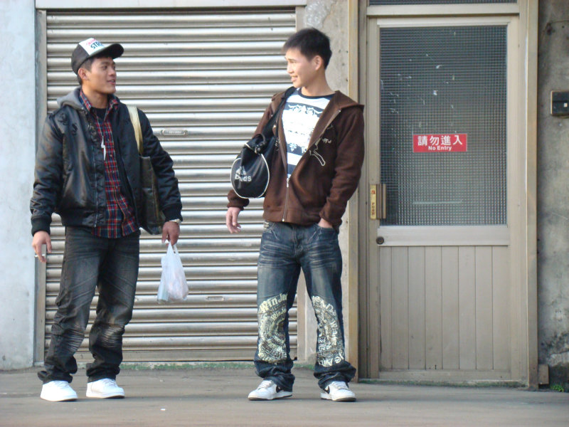 月台交談旅客2008台中火車站台灣鐵路旅遊攝影