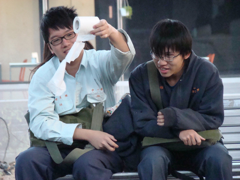 月台交談旅客2008台中火車站台灣鐵路旅遊攝影