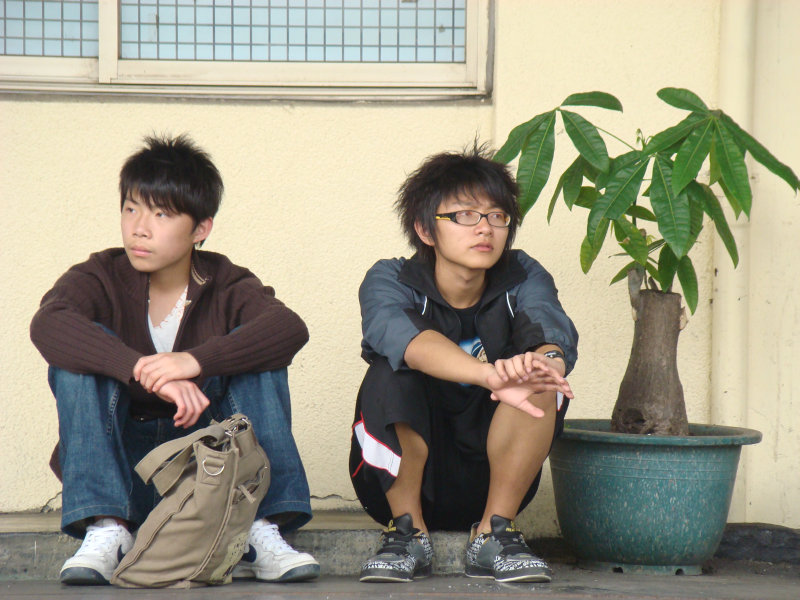 月台交談旅客2008台中火車站台灣鐵路旅遊攝影