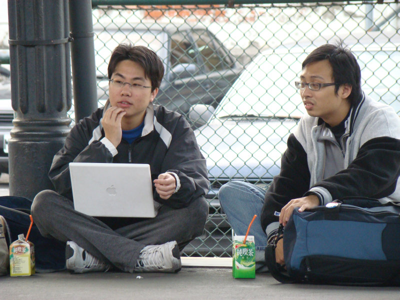 月台交談旅客2008台中火車站台灣鐵路旅遊攝影