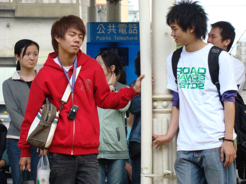 月台交談旅客2008台中火車站台灣鐵路旅遊攝影