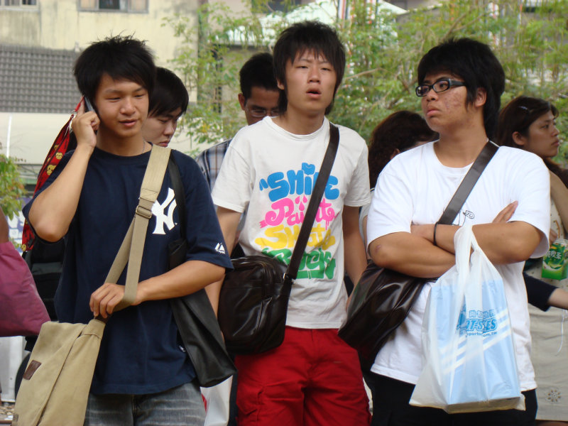 月台交談旅客2008台中火車站台灣鐵路旅遊攝影