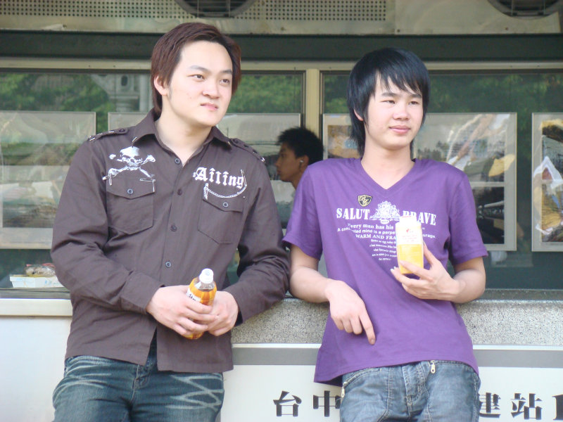 月台交談旅客2008台中火車站台灣鐵路旅遊攝影