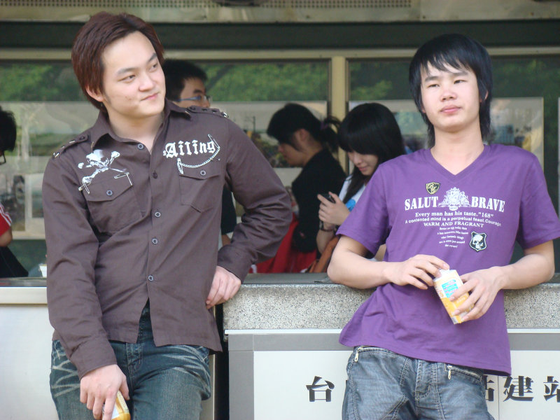 月台交談旅客2008台中火車站台灣鐵路旅遊攝影