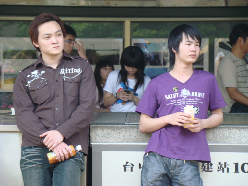 月台交談旅客2008台中火車站台灣鐵路旅遊攝影