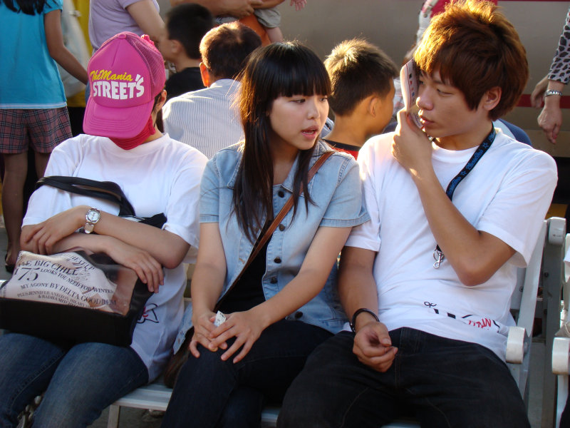 月台交談旅客2008台中火車站台灣鐵路旅遊攝影