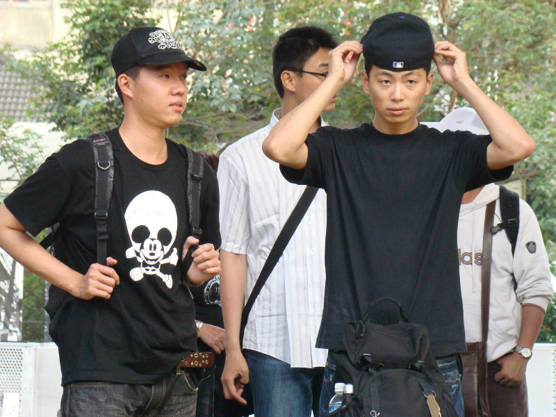 月台交談旅客2009台中火車站台灣鐵路旅遊攝影