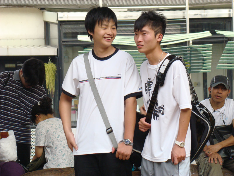 月台交談旅客2009台中火車站台灣鐵路旅遊攝影