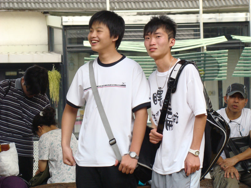 月台交談旅客2009台中火車站台灣鐵路旅遊攝影