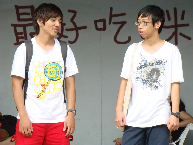 月台交談旅客2009台中火車站台灣鐵路旅遊攝影