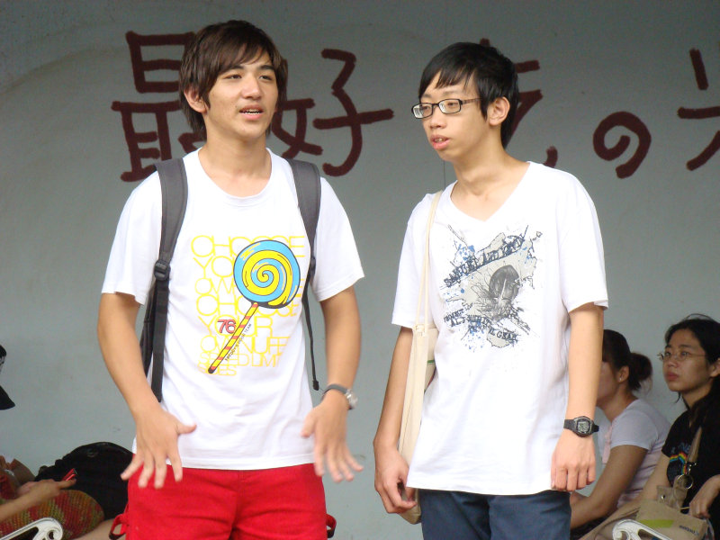 月台交談旅客2009台中火車站台灣鐵路旅遊攝影