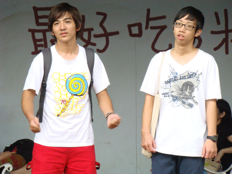 月台交談旅客2009台中火車站台灣鐵路旅遊攝影