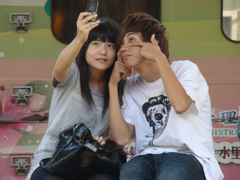 月台交談旅客2009台中火車站台灣鐵路旅遊攝影