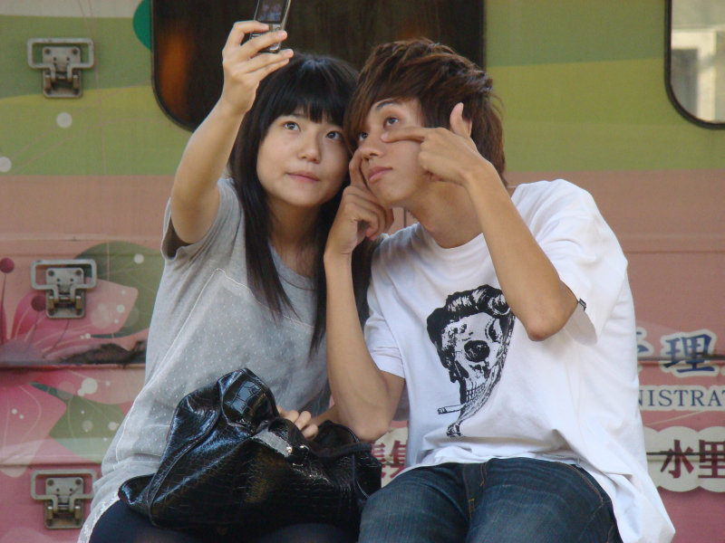 月台交談旅客2009台中火車站台灣鐵路旅遊攝影