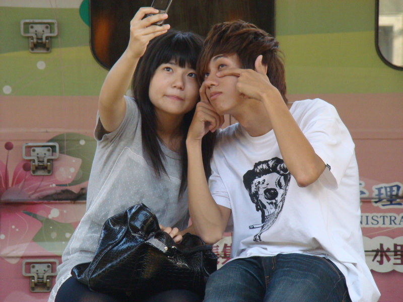 月台交談旅客2009台中火車站台灣鐵路旅遊攝影